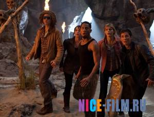 Перси Джексон и Море чудовищ (2013)