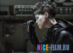 Девушка, которая застряла в паутине (2018)